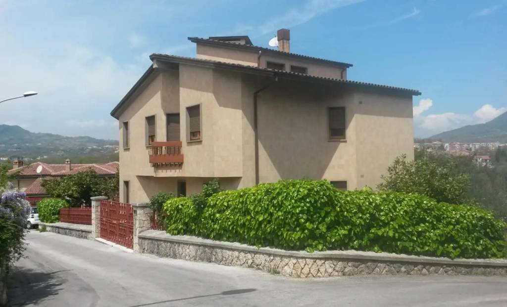 casa indipendente in vendita ad Isernia