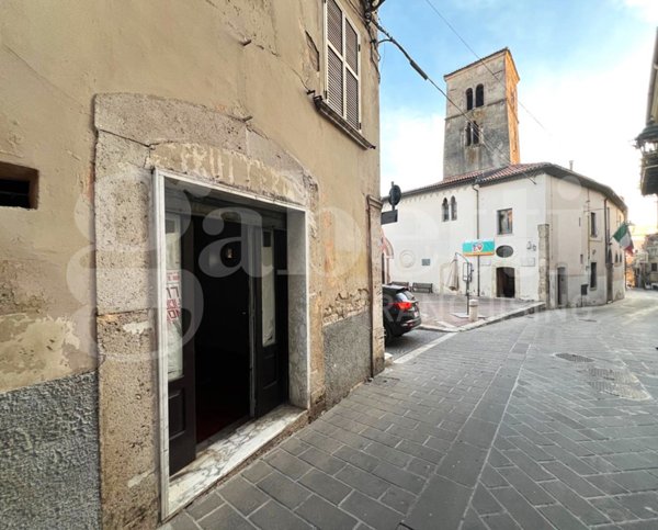 negozio in vendita ad Isernia