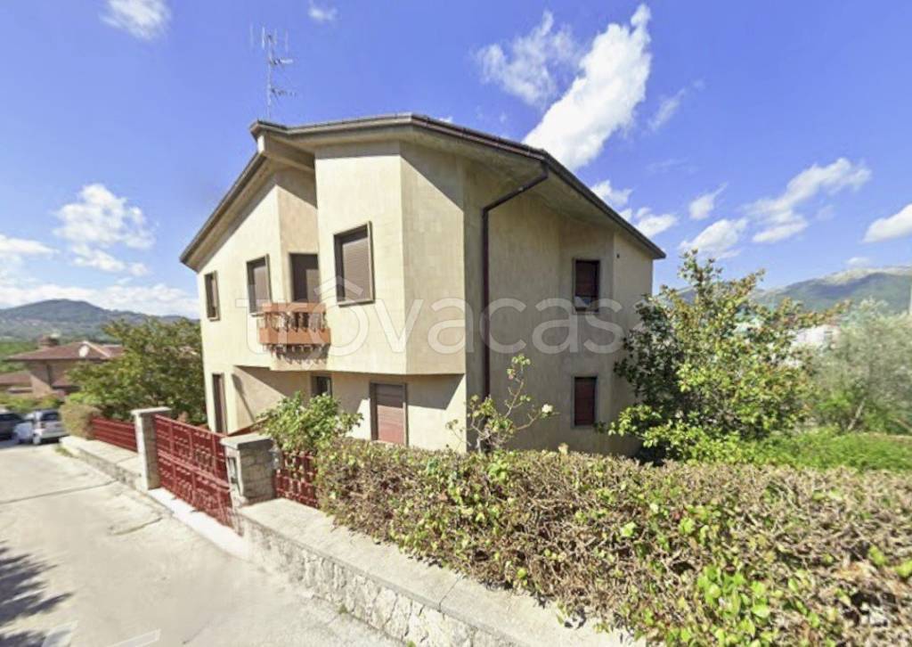 casa indipendente in vendita ad Isernia