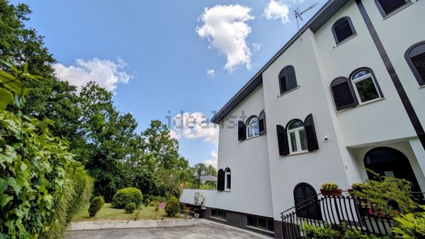 casa indipendente in vendita ad Isernia