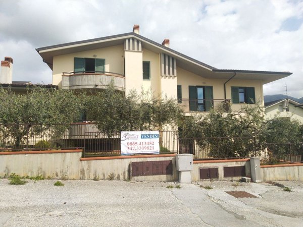 casa indipendente in vendita ad Isernia