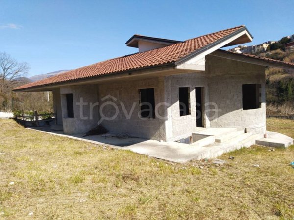 casa indipendente in vendita ad Isernia