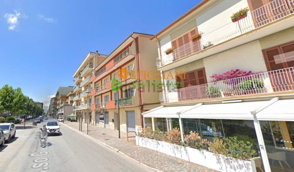 locale commerciale in vendita ad Isernia