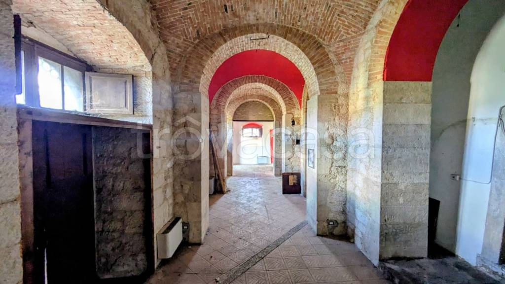 negozio in vendita ad Isernia