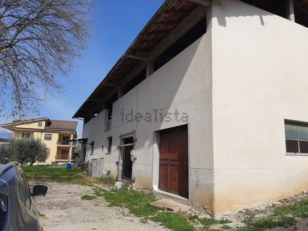 terreno edificabile in vendita ad Isernia in zona Fragnete