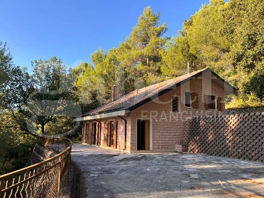 casa indipendente in vendita ad Isernia