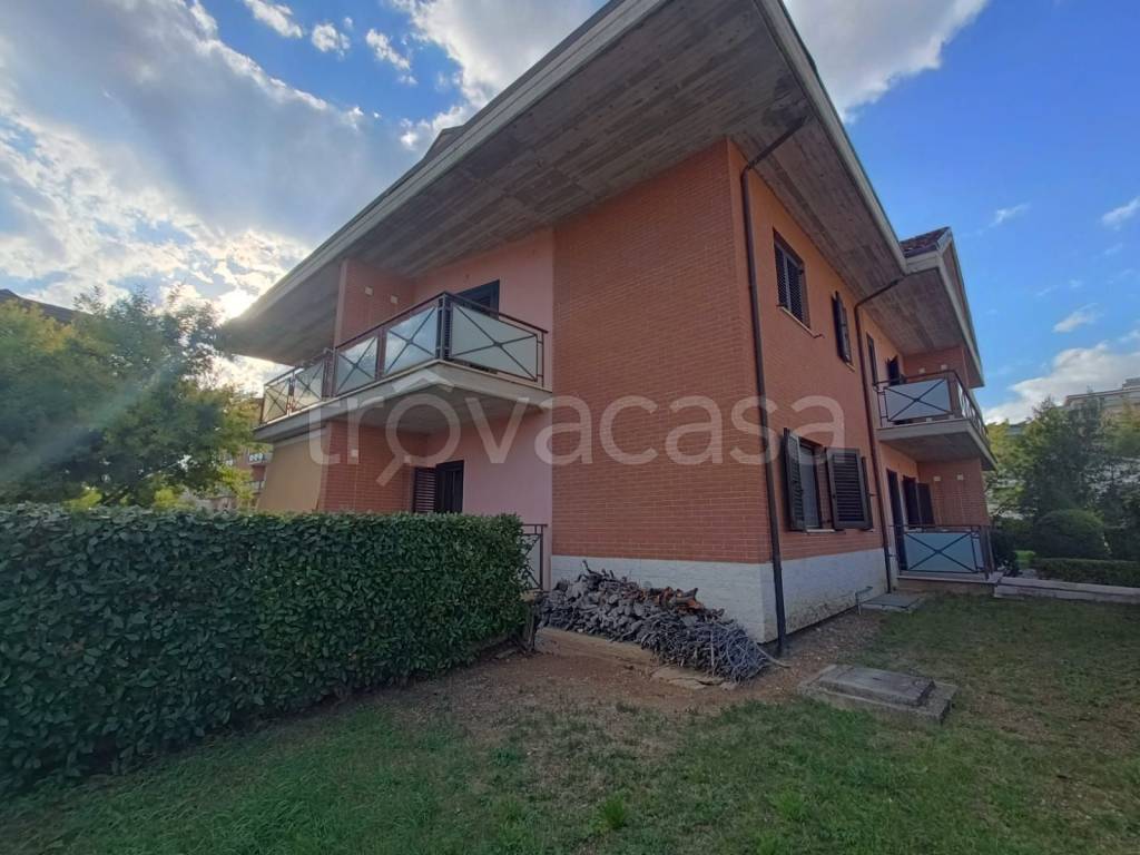 casa indipendente in vendita ad Isernia