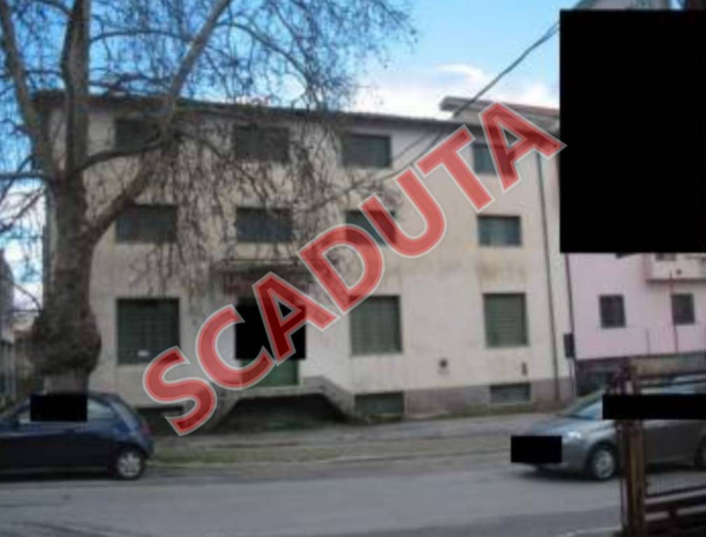 locale commerciale in vendita ad Isernia