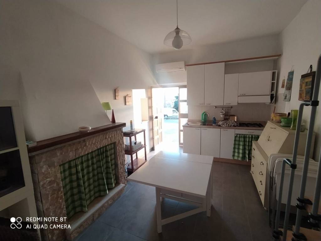 casa indipendente in vendita ad Isernia in zona Fragnete