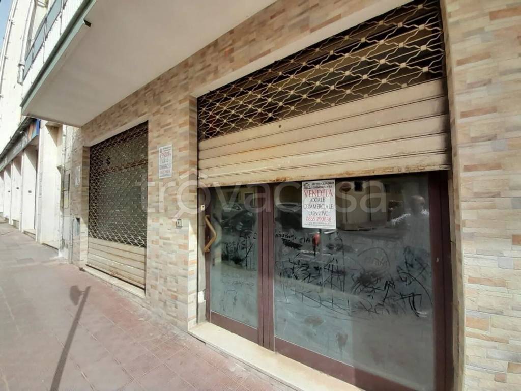 negozio in vendita ad Isernia