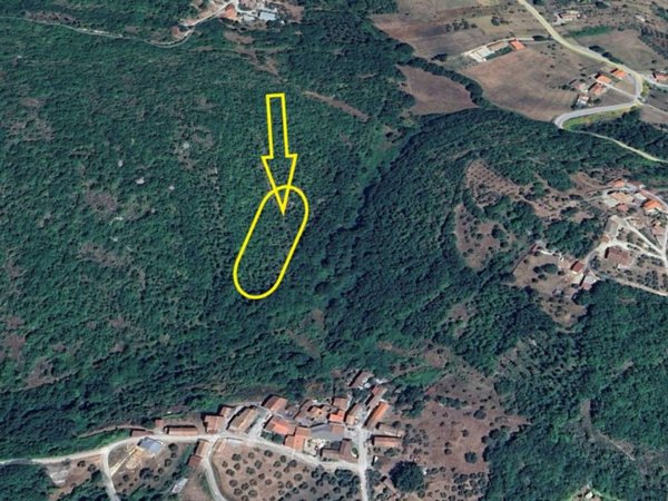 terreno agricolo in vendita ad Isernia in zona Bazzoffie