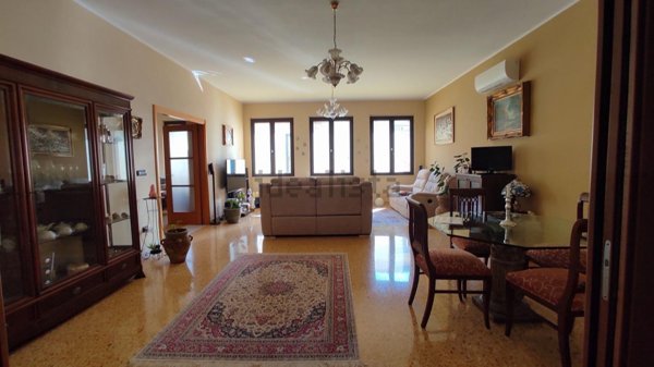 casa indipendente in vendita ad Isernia