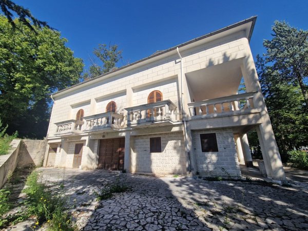 casa indipendente in vendita ad Isernia