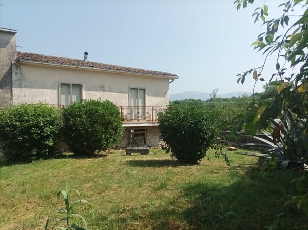 casa indipendente in vendita ad Isernia