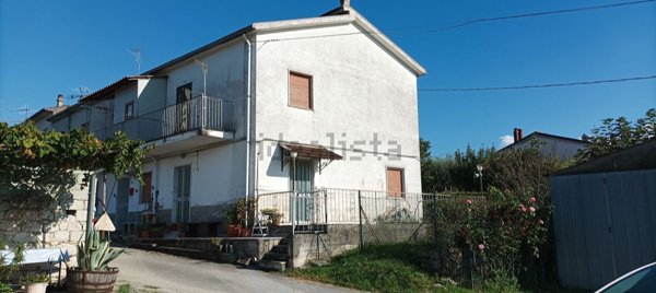 casa indipendente in vendita ad Isernia