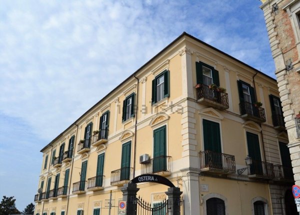 locale commerciale in vendita ad Isernia