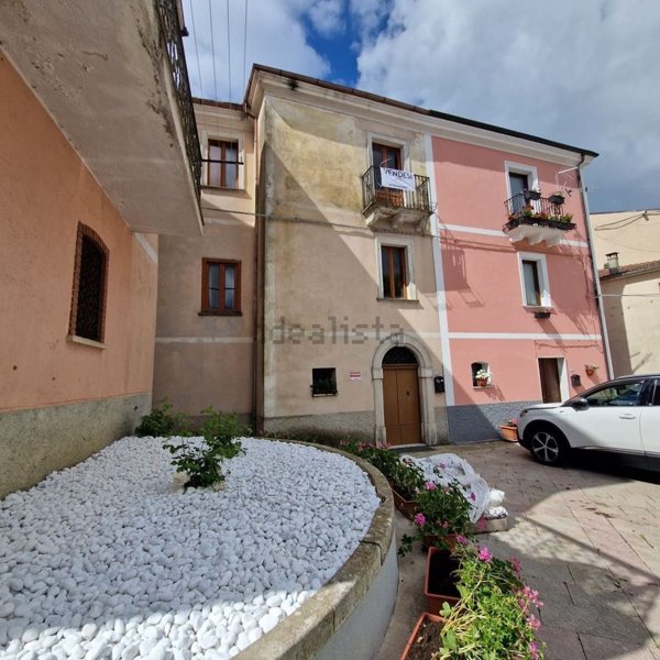 casa indipendente in vendita ad Isernia