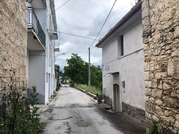 casa indipendente in vendita ad Isernia