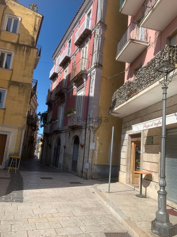 locale commerciale in vendita ad Isernia
