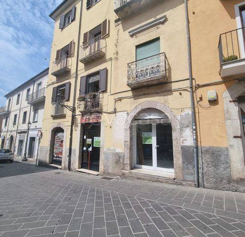negozio in vendita ad Isernia
