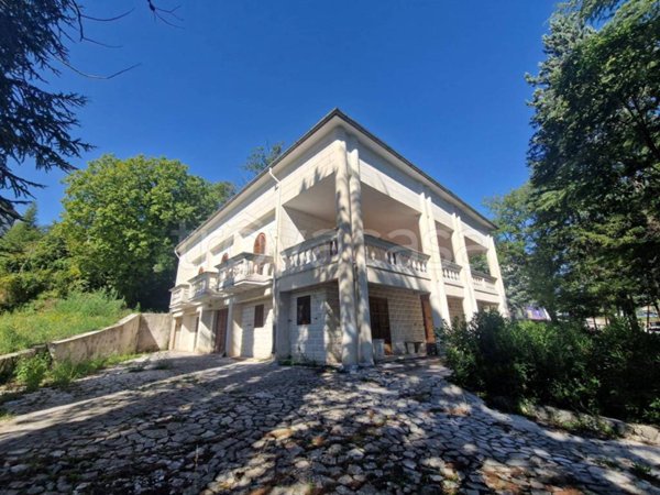casa indipendente in vendita ad Isernia