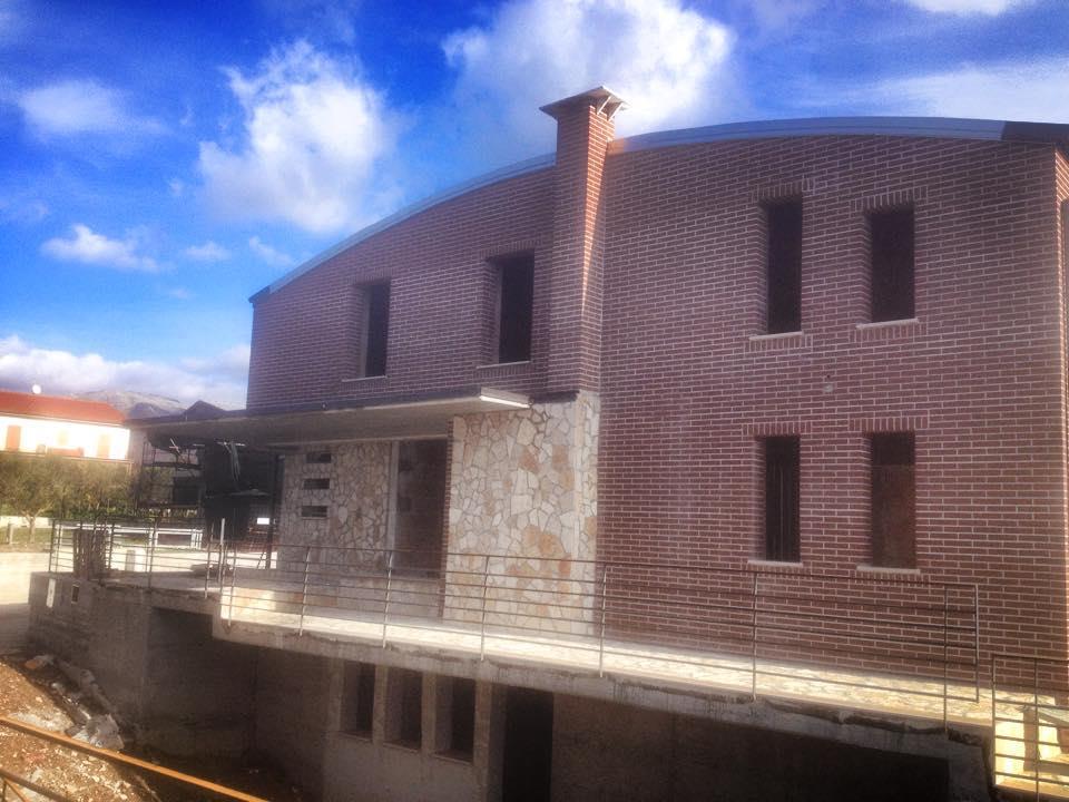 casa indipendente in vendita ad Isernia in zona Contrada Castagna