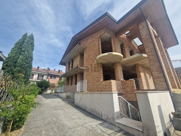 casa indipendente in vendita ad Isernia