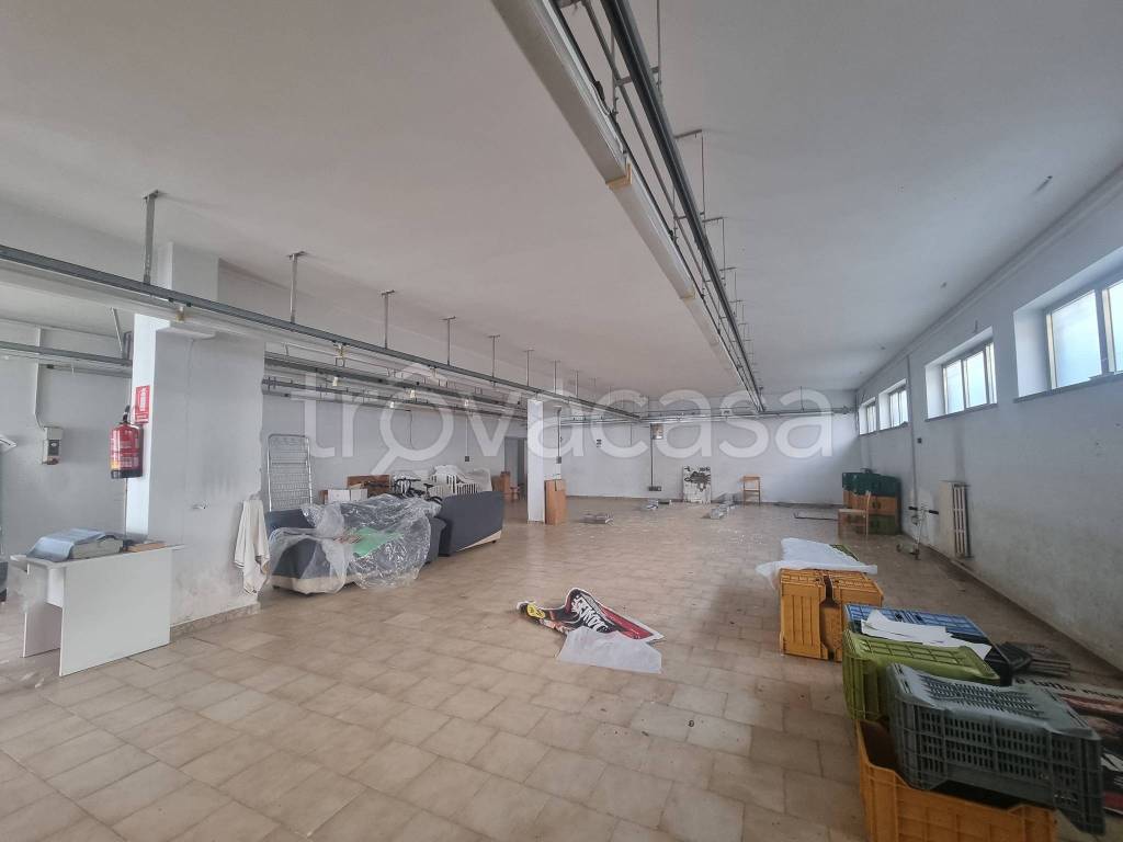 negozio in vendita ad Isernia