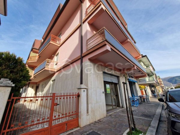 negozio in vendita ad Isernia