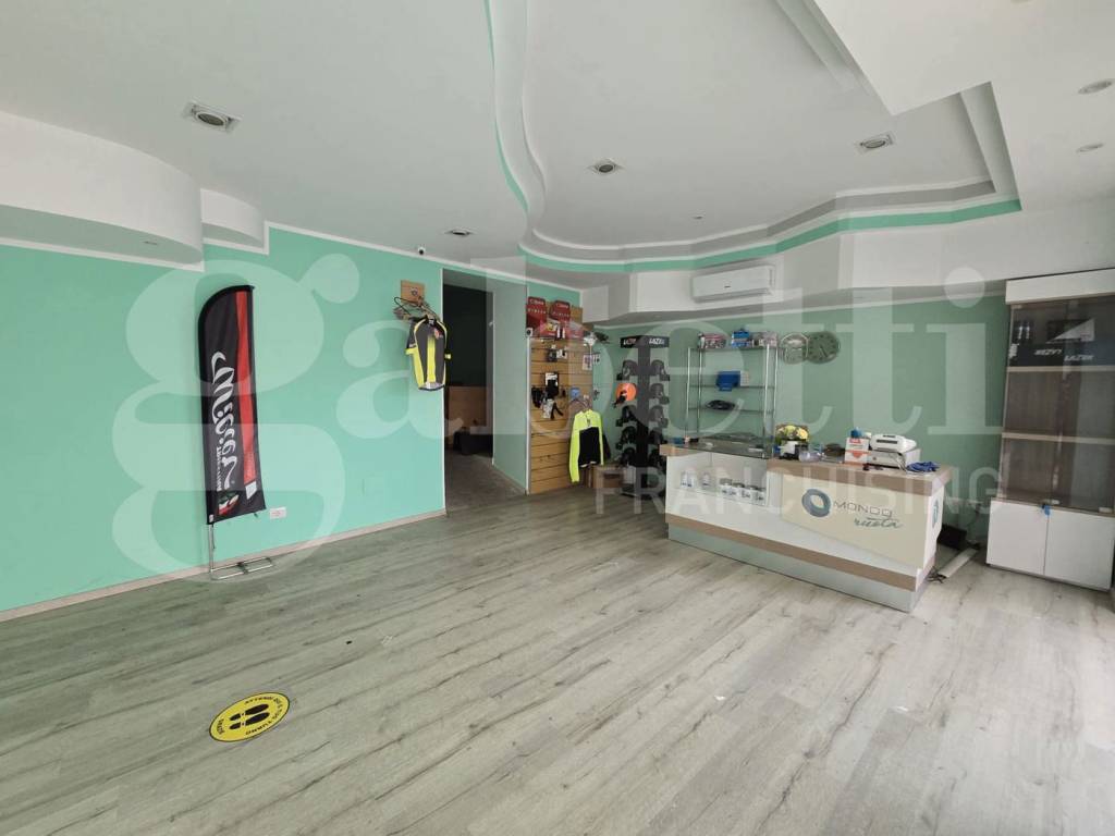 negozio in vendita ad Isernia