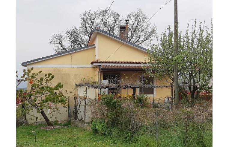 casa indipendente in vendita ad Isernia