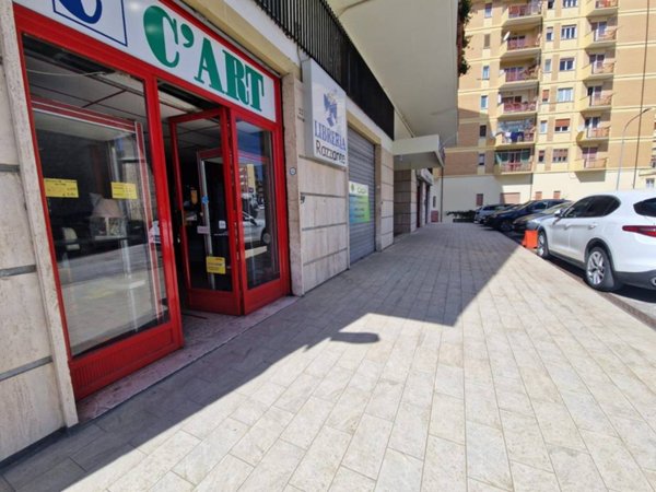 negozio in vendita ad Isernia