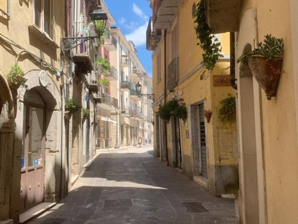 negozio in vendita ad Isernia
