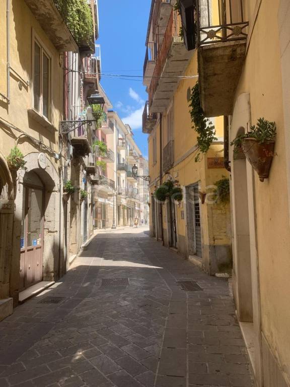 negozio in vendita ad Isernia
