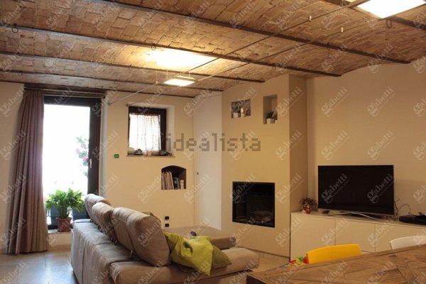 casa indipendente in vendita ad Isernia in zona Contrada Belvedere