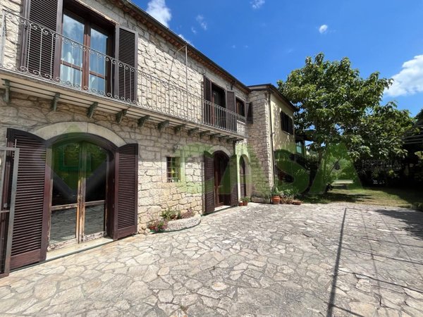 casa indipendente in vendita ad Isernia