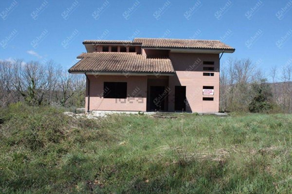 appartamento in vendita ad Isernia in zona Contrada Castagna