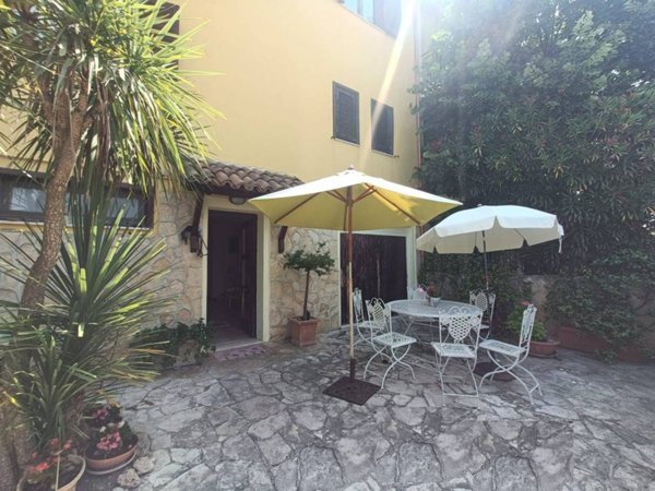 casa indipendente in vendita ad Isernia in zona Colle Pagano