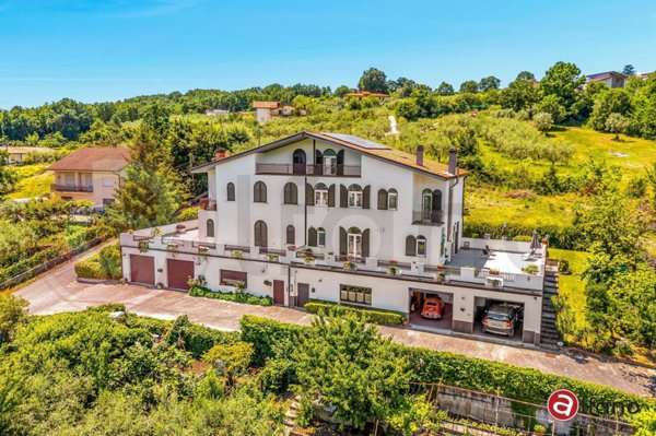 casa indipendente in vendita ad Isernia in zona Collevavuso