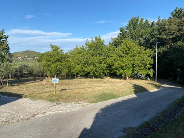 terreno edificabile in vendita ad Isernia in zona Contrada Castagna