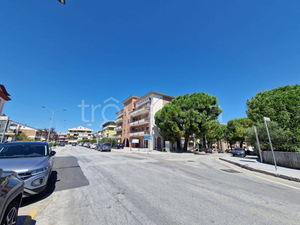 casa indipendente in vendita ad Isernia in zona Contrada Belvedere