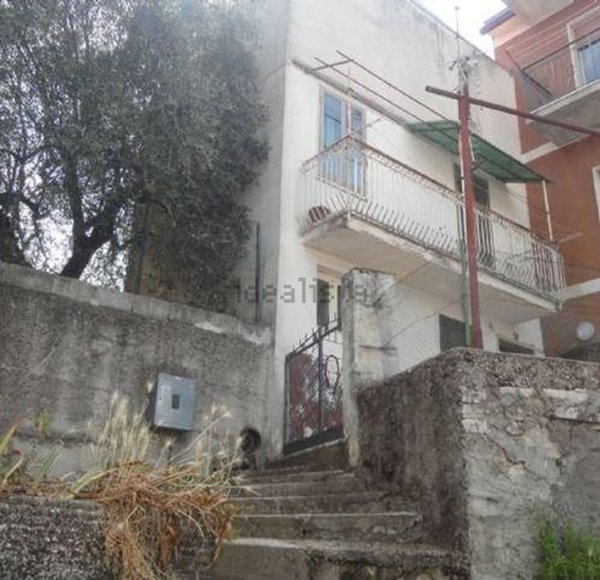 casa semindipendente in vendita a Macchia d'Isernia