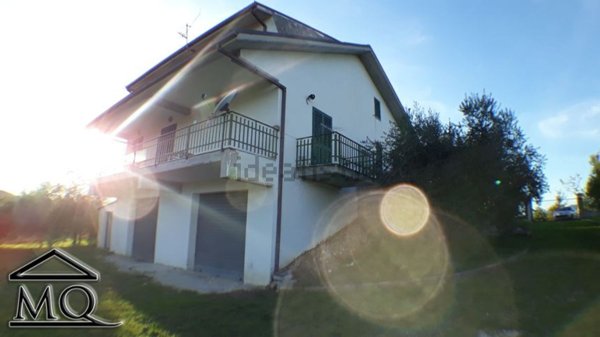 casa indipendente in vendita a Macchia d'Isernia