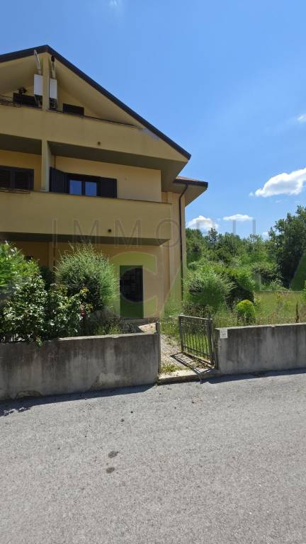 casa indipendente in vendita a Macchia d'Isernia