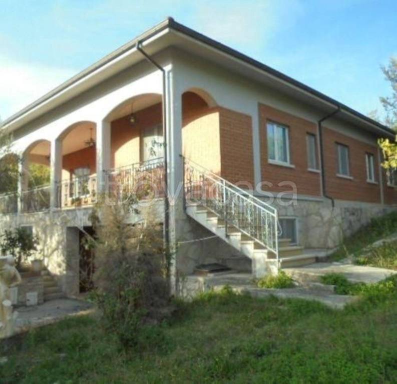 casa indipendente in vendita a Macchiagodena