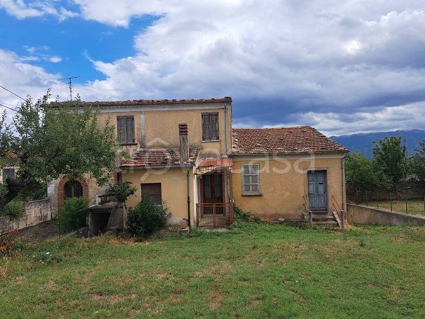 casa indipendente in vendita a Macchiagodena