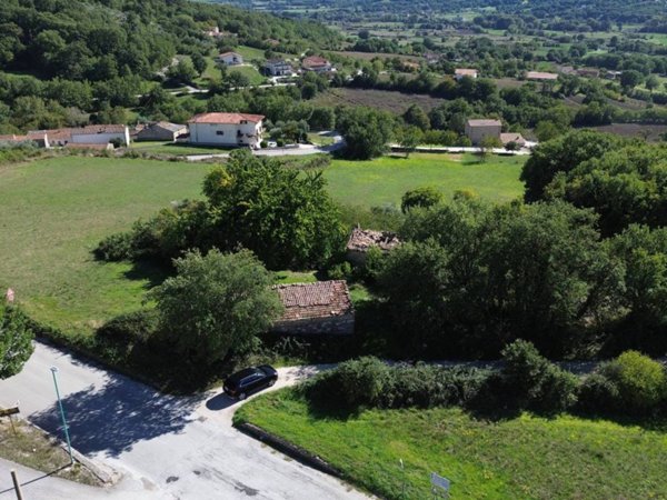 casa indipendente in vendita a Macchiagodena