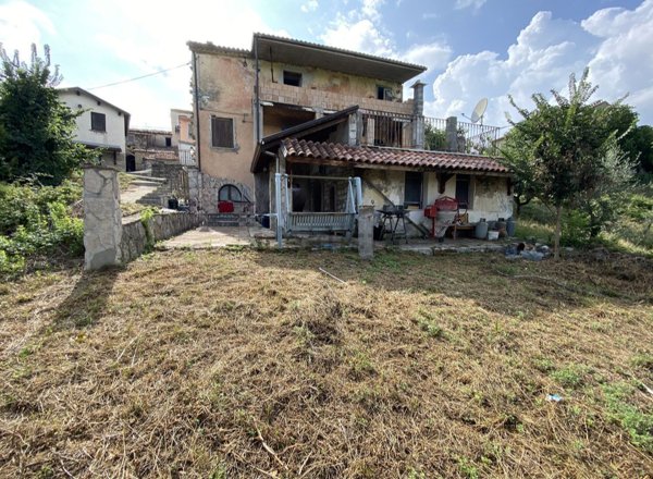 casa indipendente in vendita a Macchiagodena