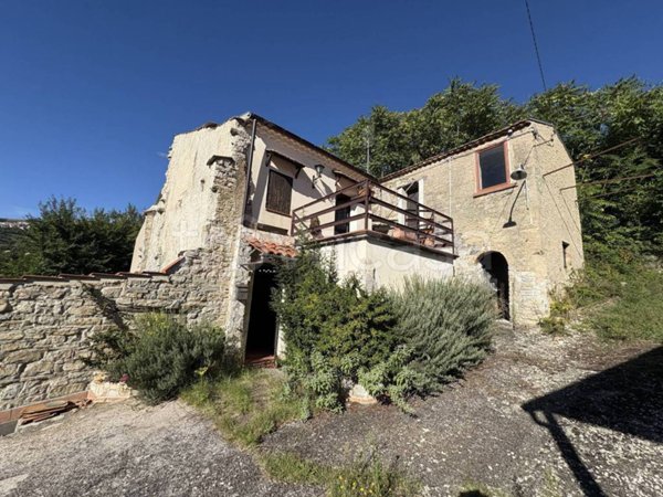 casa indipendente in vendita a Macchiagodena