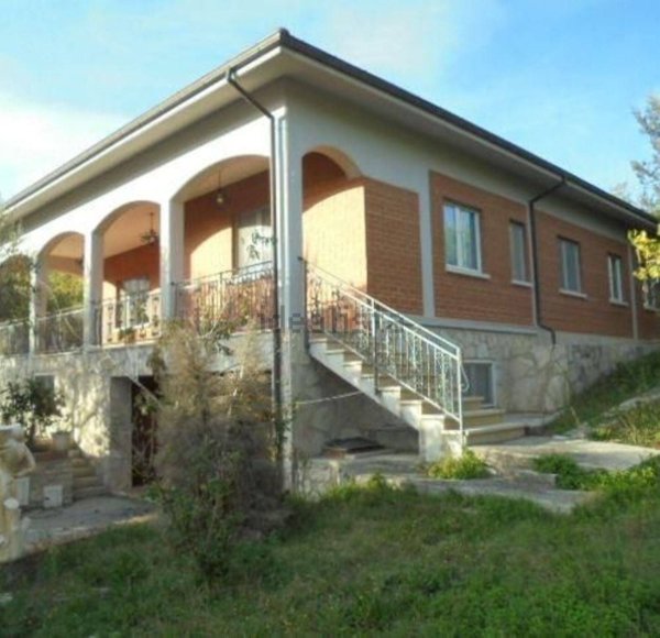 casa indipendente in vendita a Macchiagodena